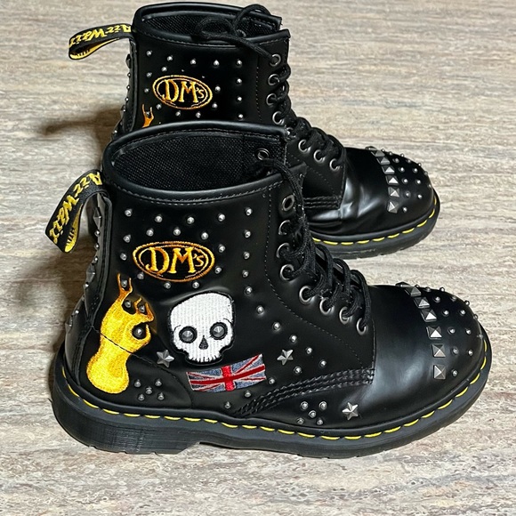 Dr Martens 1460 RARE Rock & Roll combat boots with studs, 💀 and heart ♥️ - Picture 6 of 16
